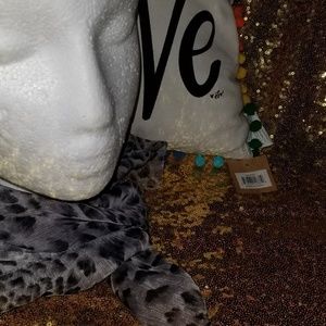 20x20 Animal print scarf